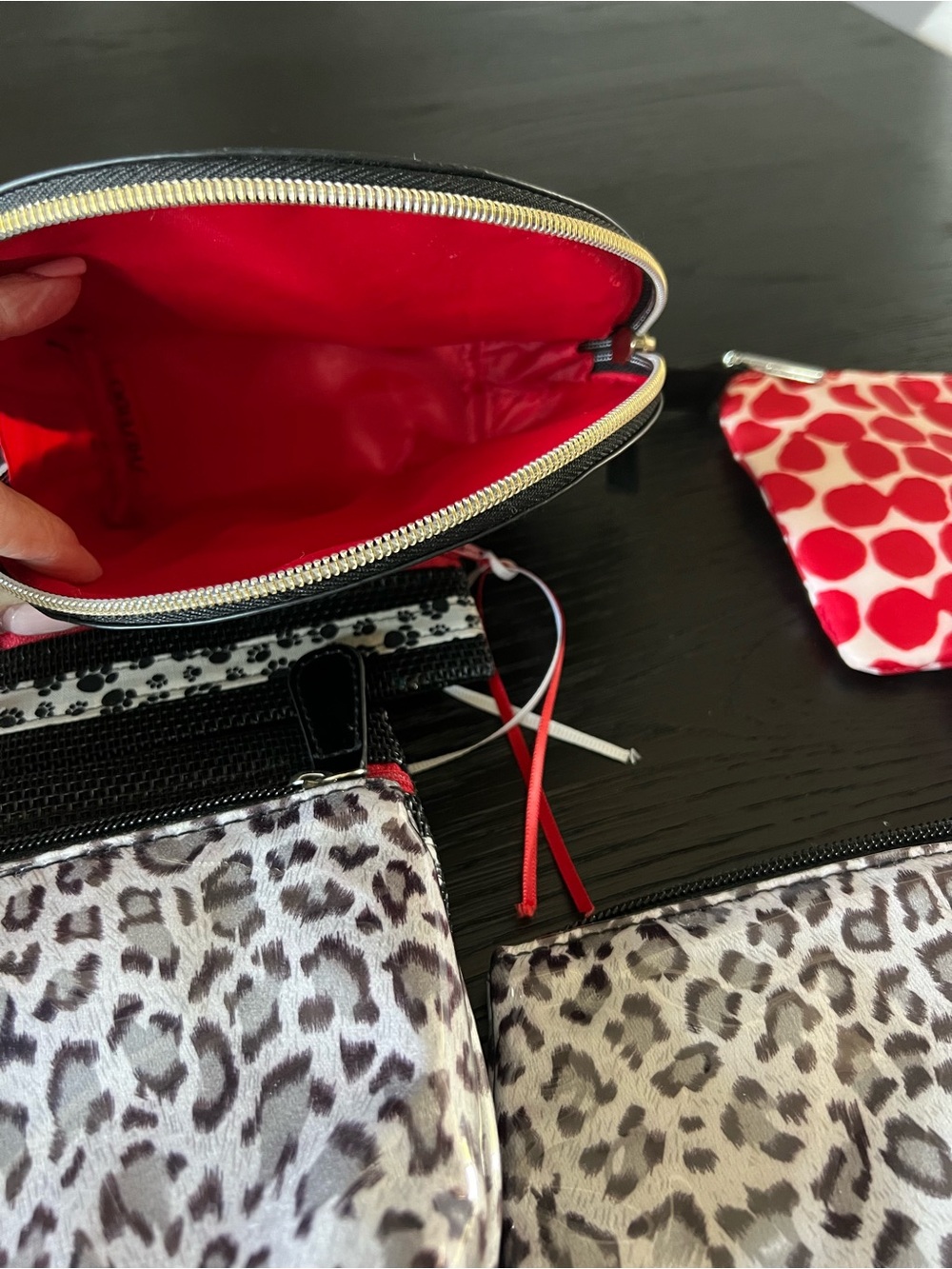 LARGE LOT COSMETIC BAGS - Picture 8 of 10